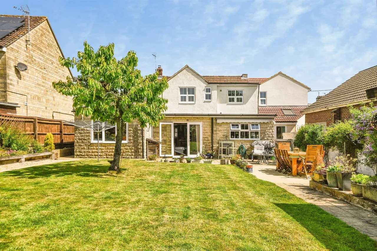 Wood Lane, Chippenham, photo 10