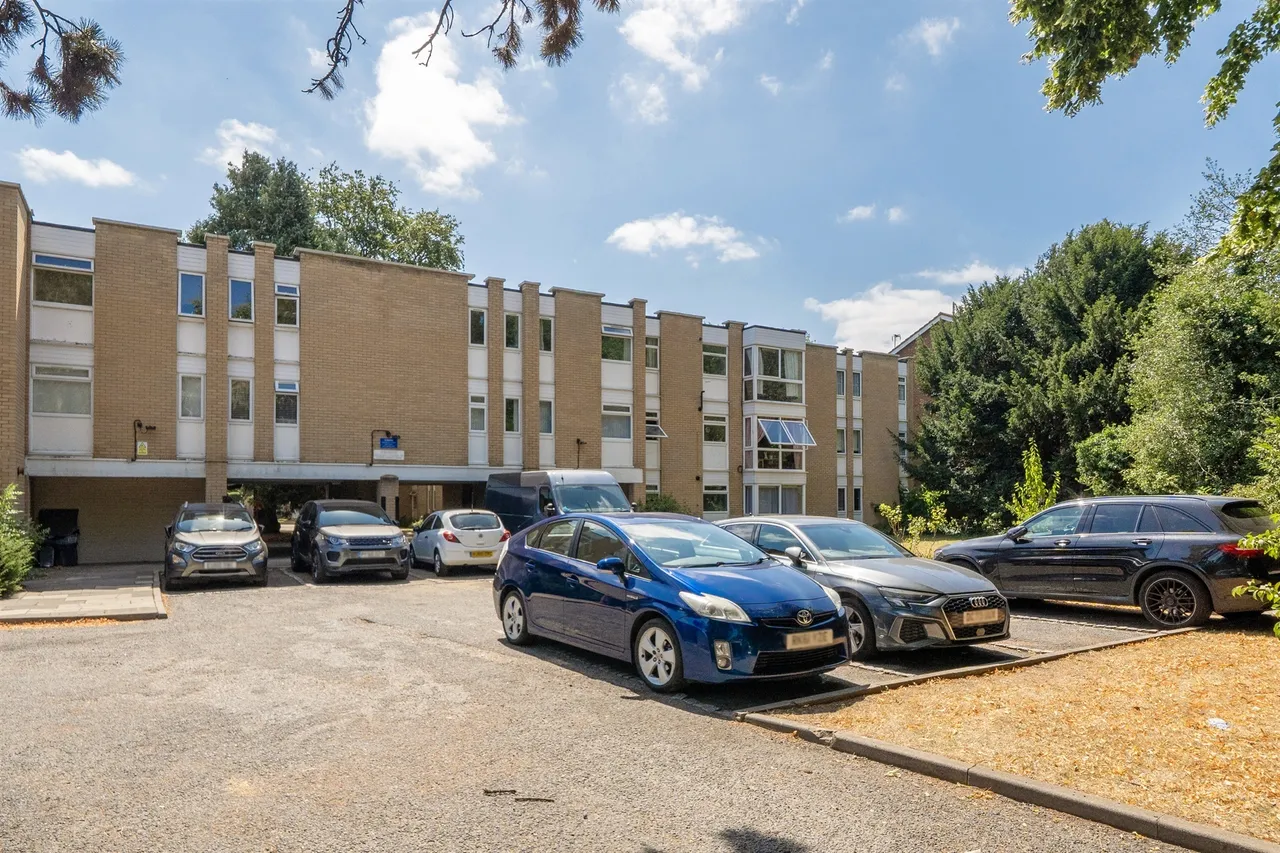 Winchester Close, Enfield, EN1, photo 11