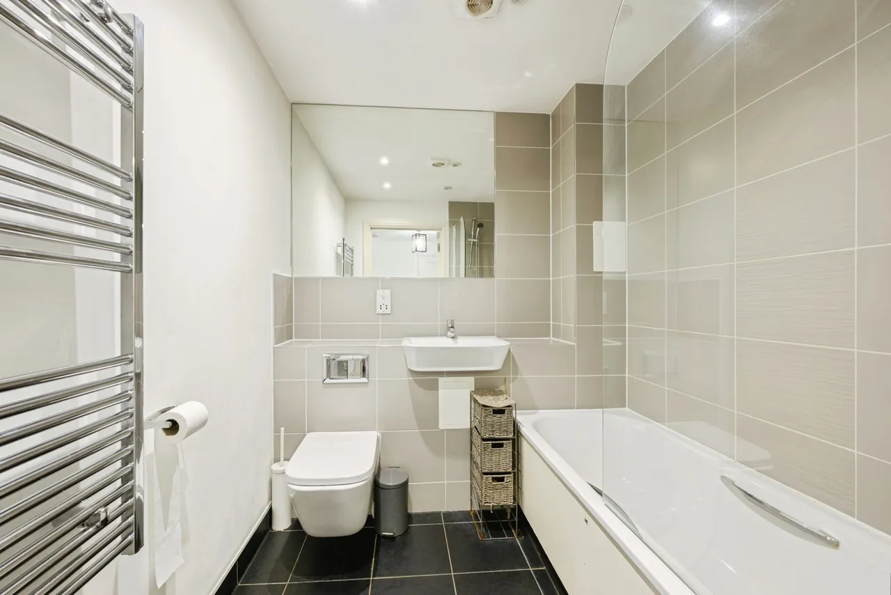 Whitepost Hill, Redhill, RH1, photo 6