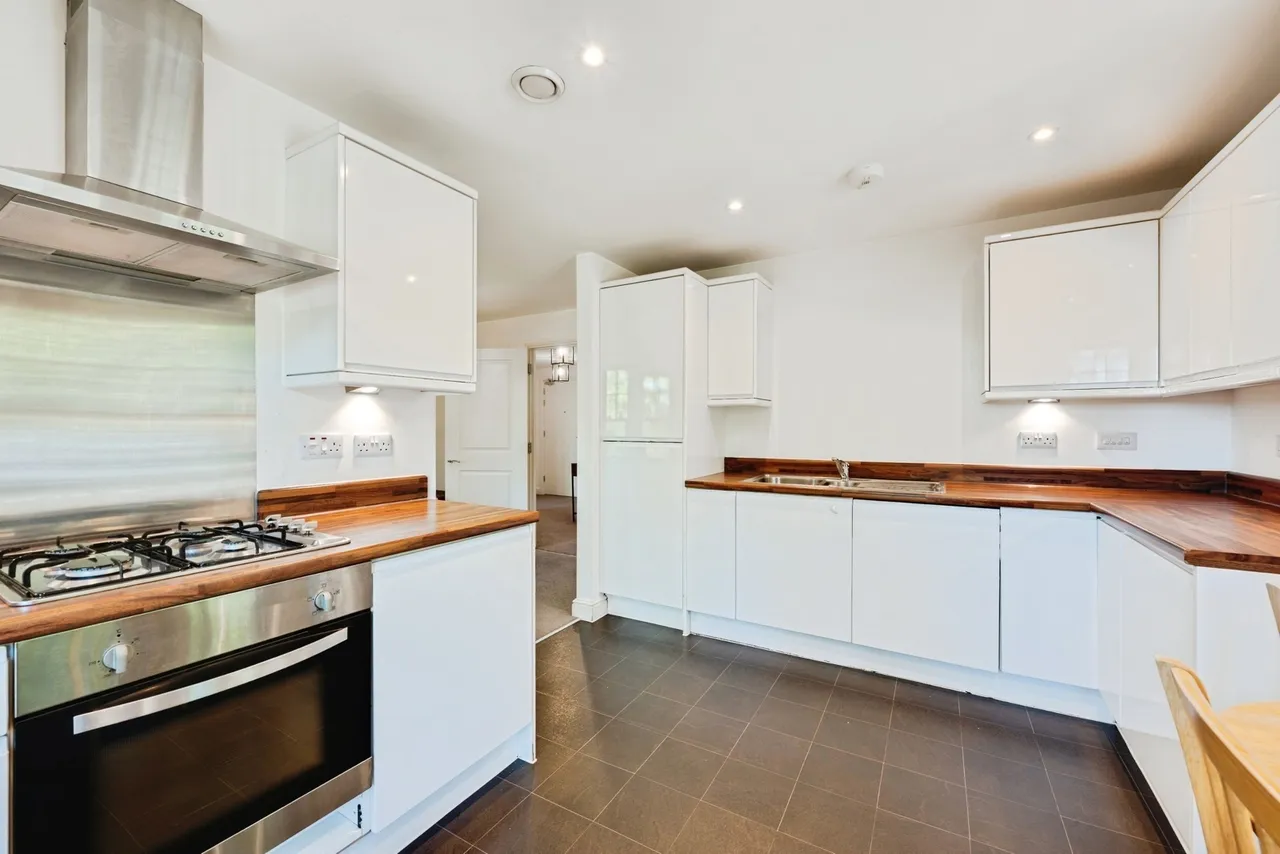 Whitepost Hill, Redhill, RH1, photo 11