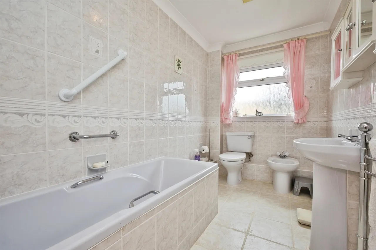 Fox Meadows, Crewkerne, TA18, photo 11