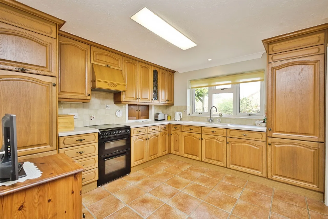 Fox Meadows, Crewkerne, TA18, photo 6