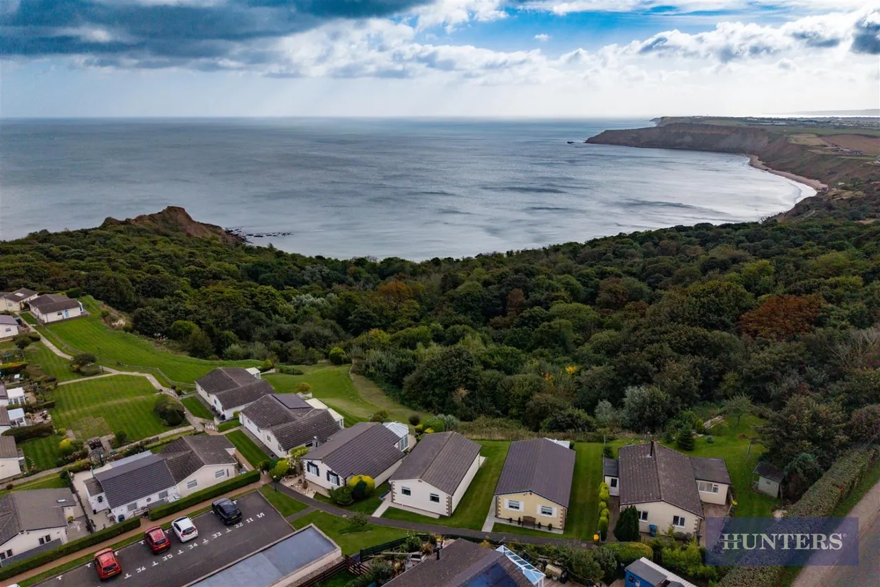 2 bed house for sale, Knipe Point Drive, Scarborough, YO11