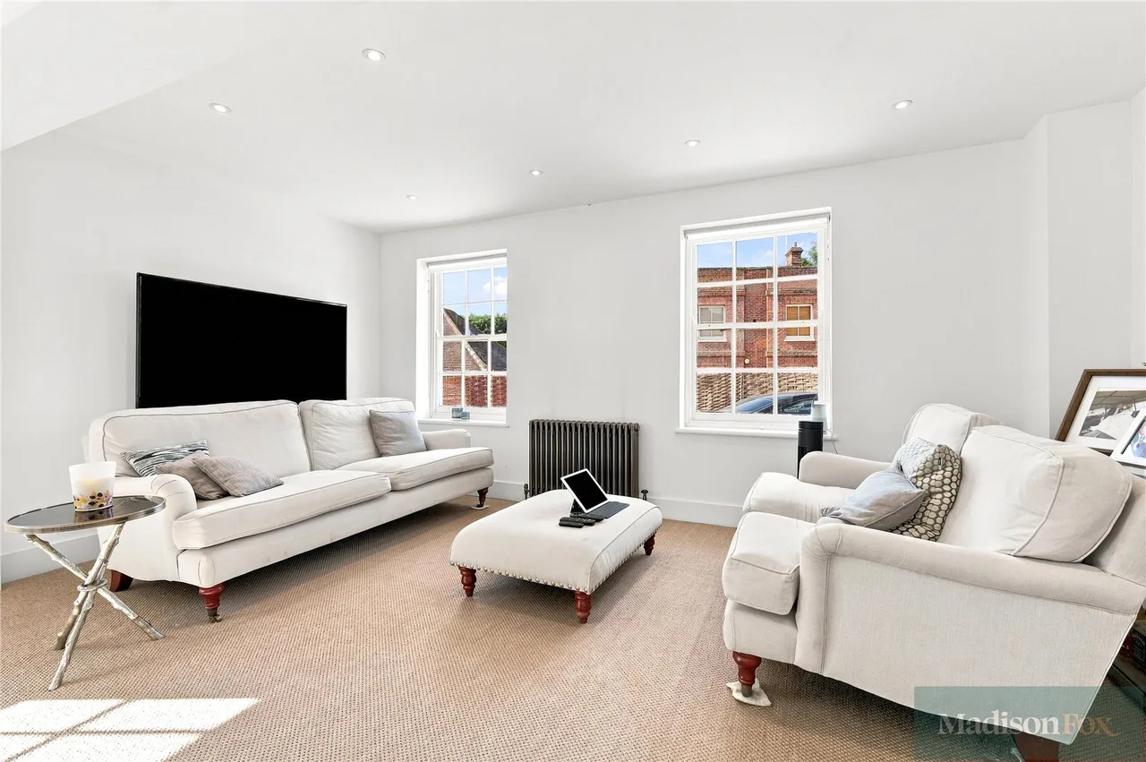 High Mead, Chigwell, IG7, photo 7