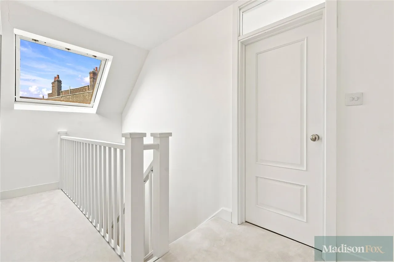 High Mead, Chigwell, IG7, photo 18