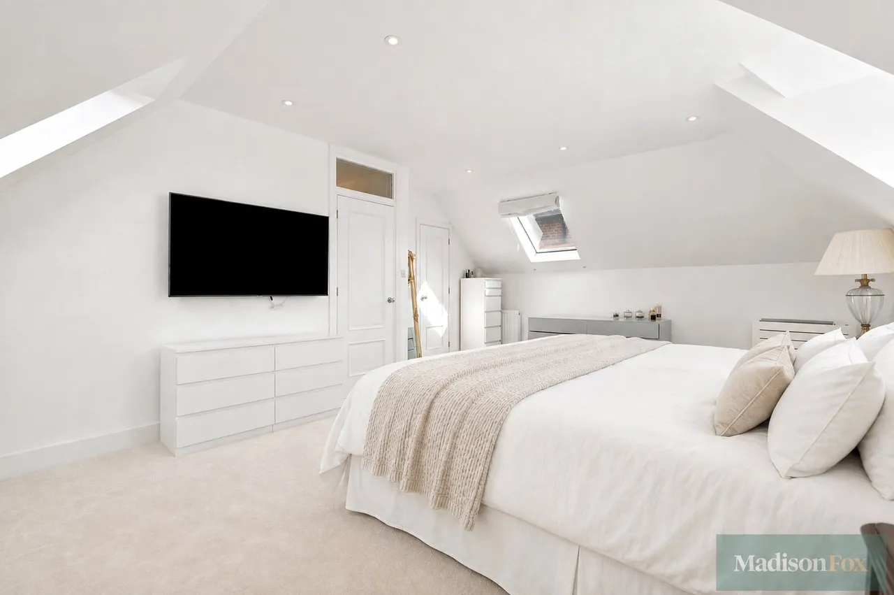 High Mead, Chigwell, IG7, photo 20