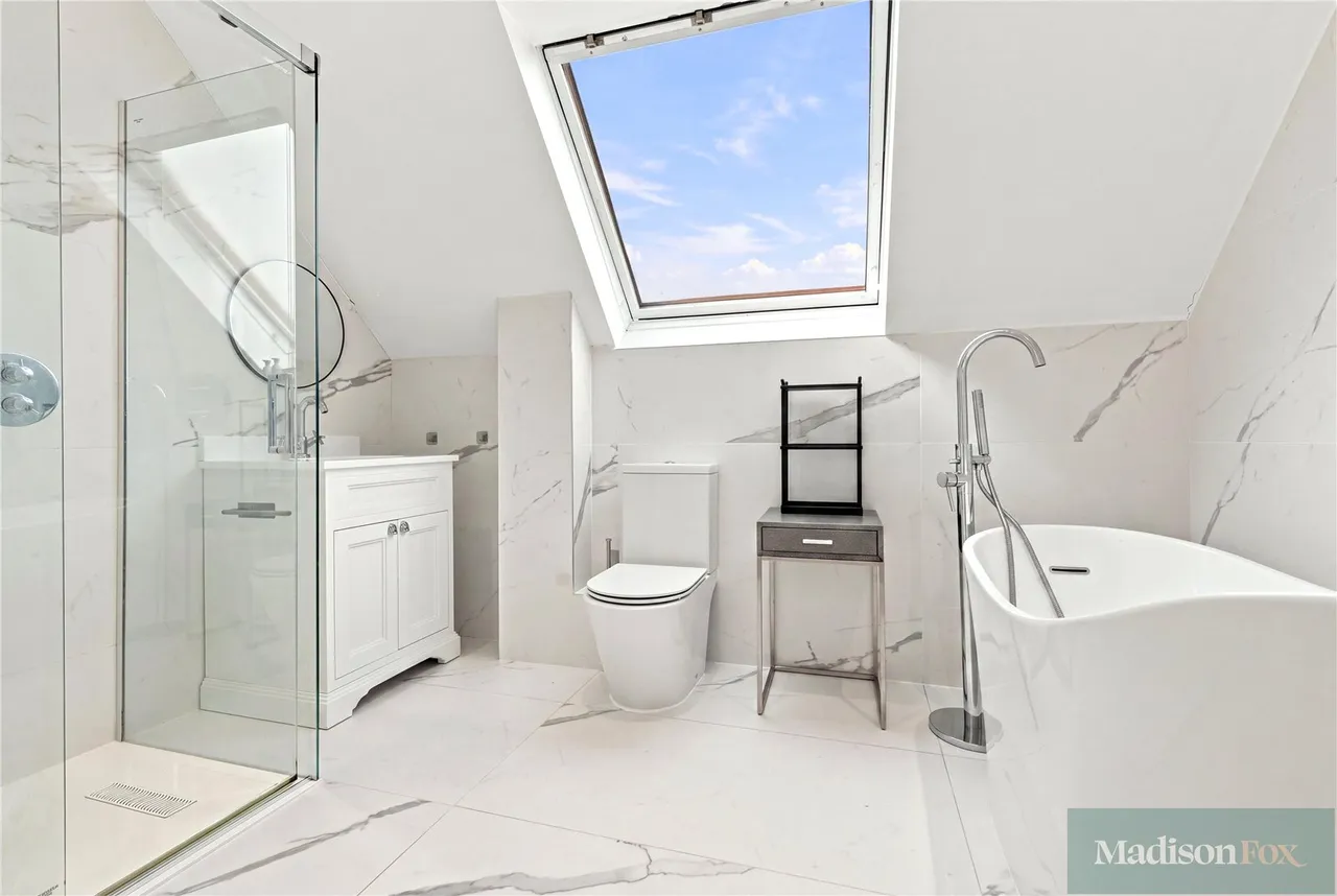 High Mead, Chigwell, IG7, photo 17