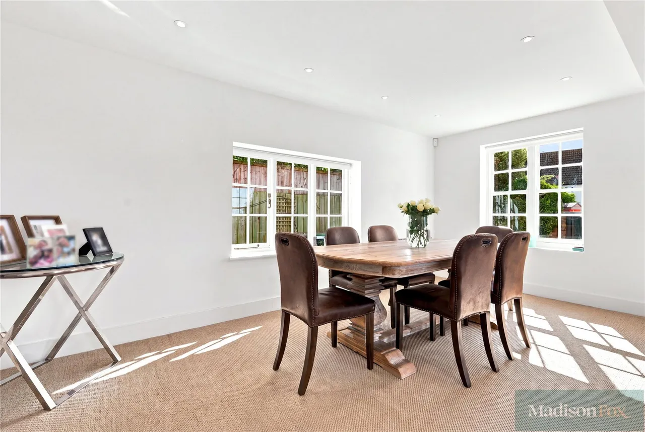 High Mead, Chigwell, IG7, photo 6
