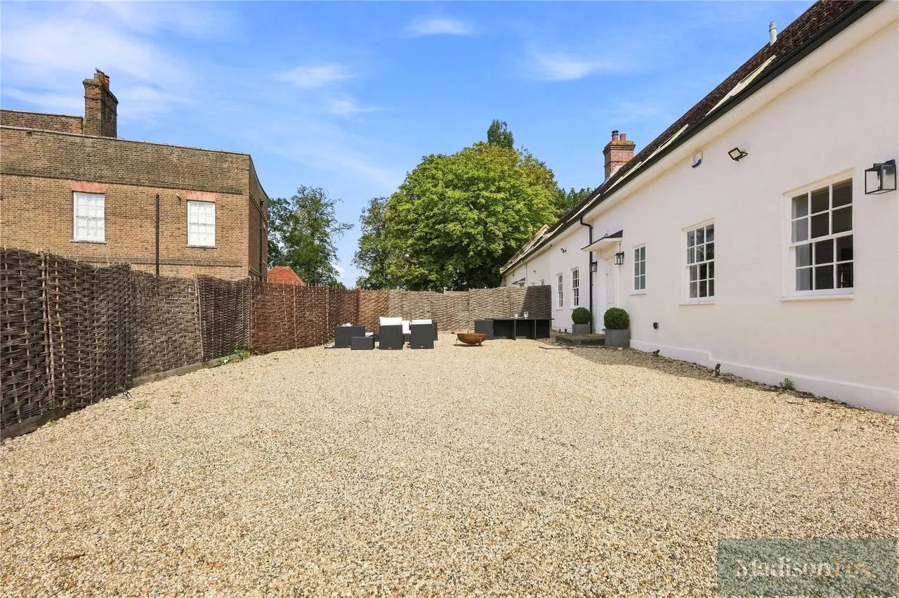 High Mead, Chigwell, IG7, photo 23