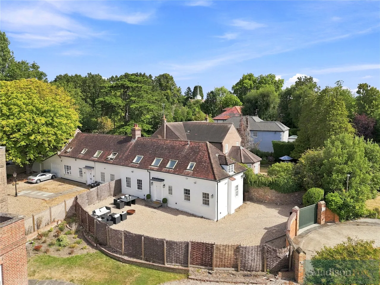 2 bed house for sale, High Mead, Chigwell, IG7