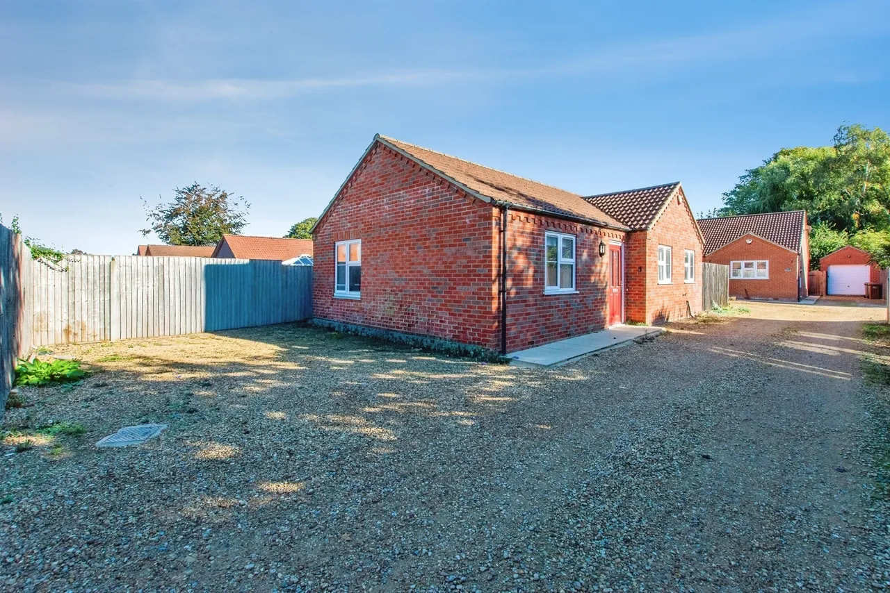2 bed house for sale, Ramnoth Road, Wisbech, PE13