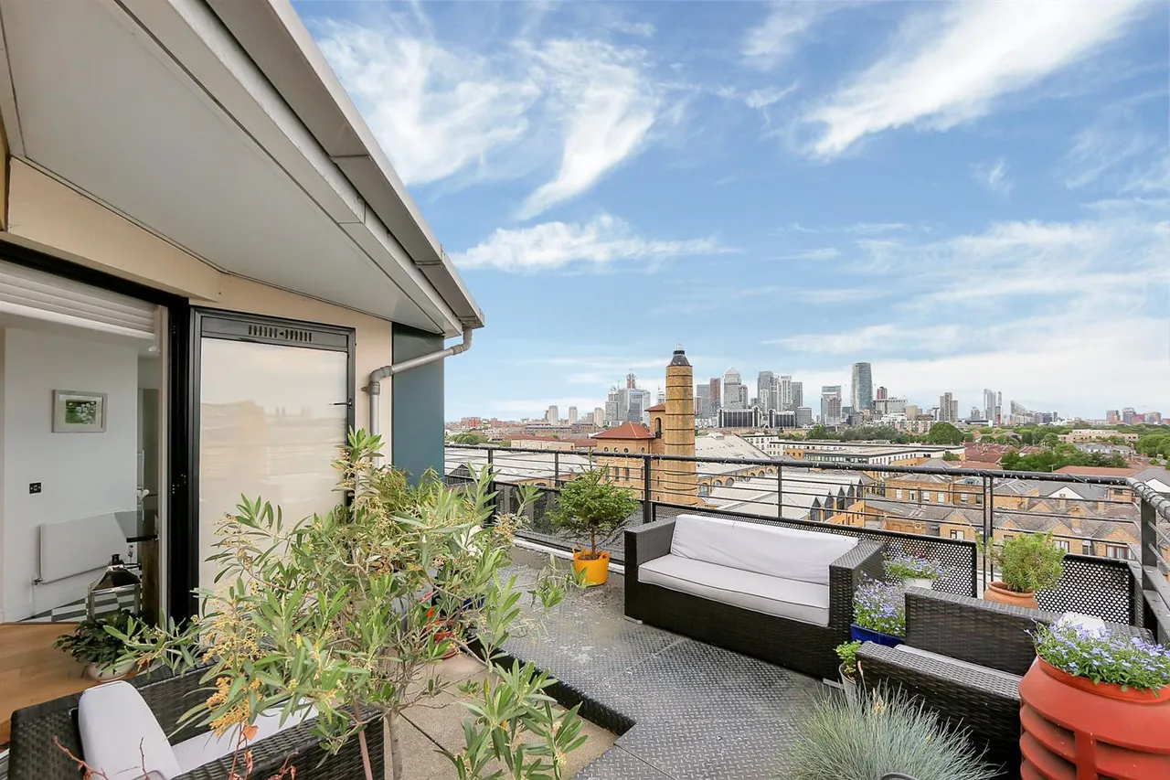 Burrells Wharf Square, London, E14 3TW, photo 2
