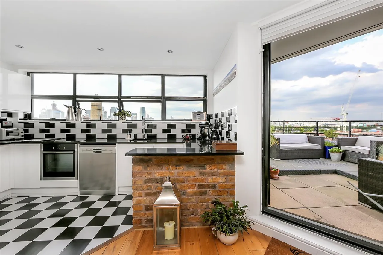 Burrells Wharf Square, London, E14 3TW, photo 3