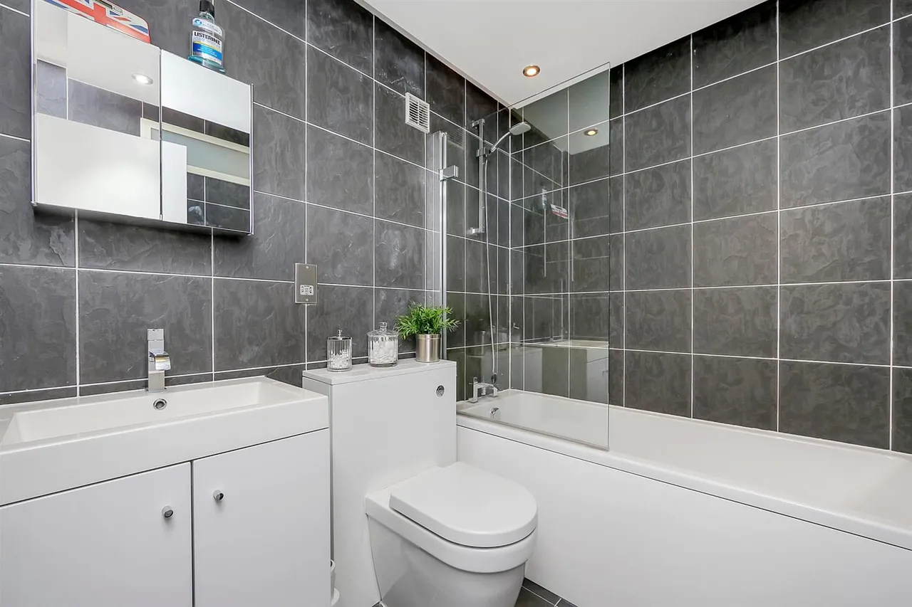 Burrells Wharf Square, London, E14 3TW, photo 6