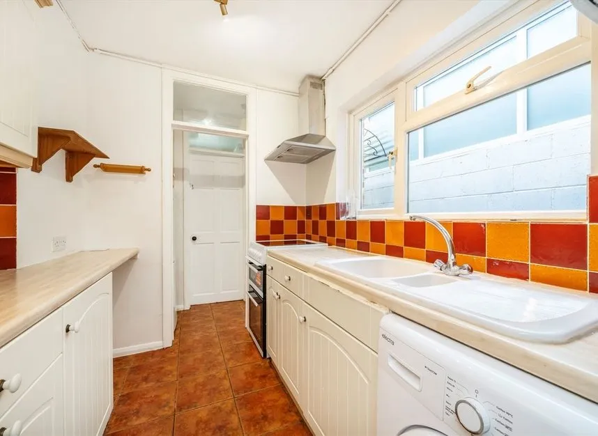 Myrtle Road, Hounlsow, TW3, photo 4