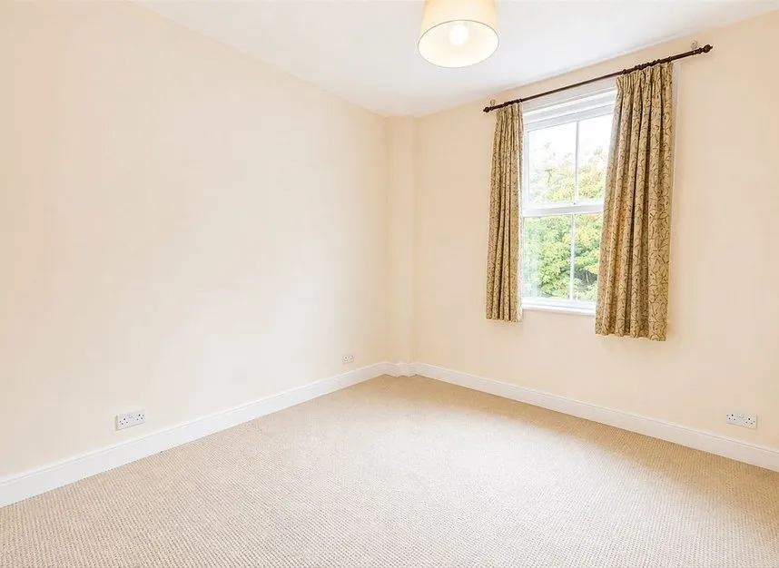 Myrtle Road, Hounlsow, TW3, photo 7