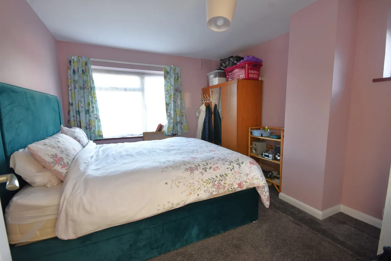 Horley Row, Horley, RH6, photo 6