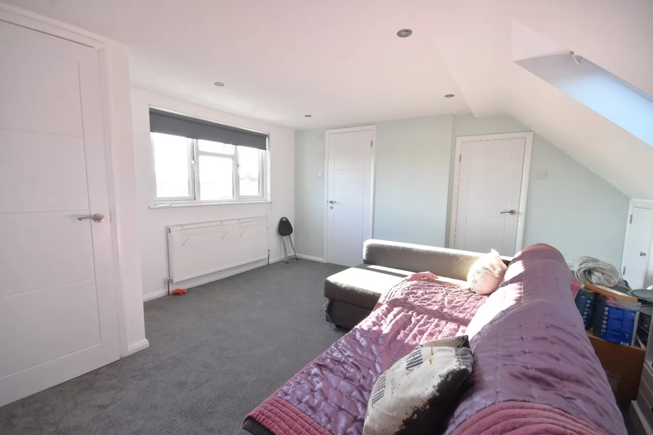 Horley Row, Horley, RH6, photo 7