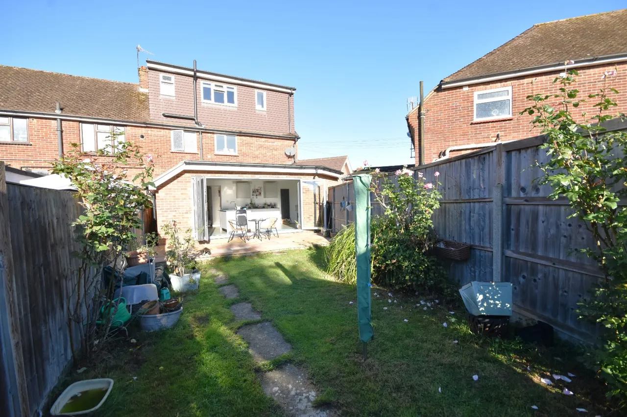 Horley Row, Horley, RH6, photo 8
