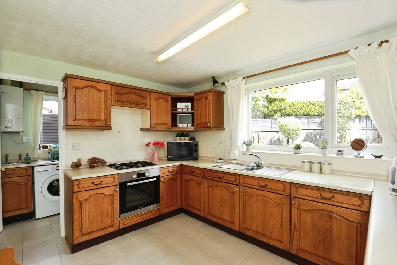 Wellcroft Close, Crewe, Cheshire, CW2, photo 3