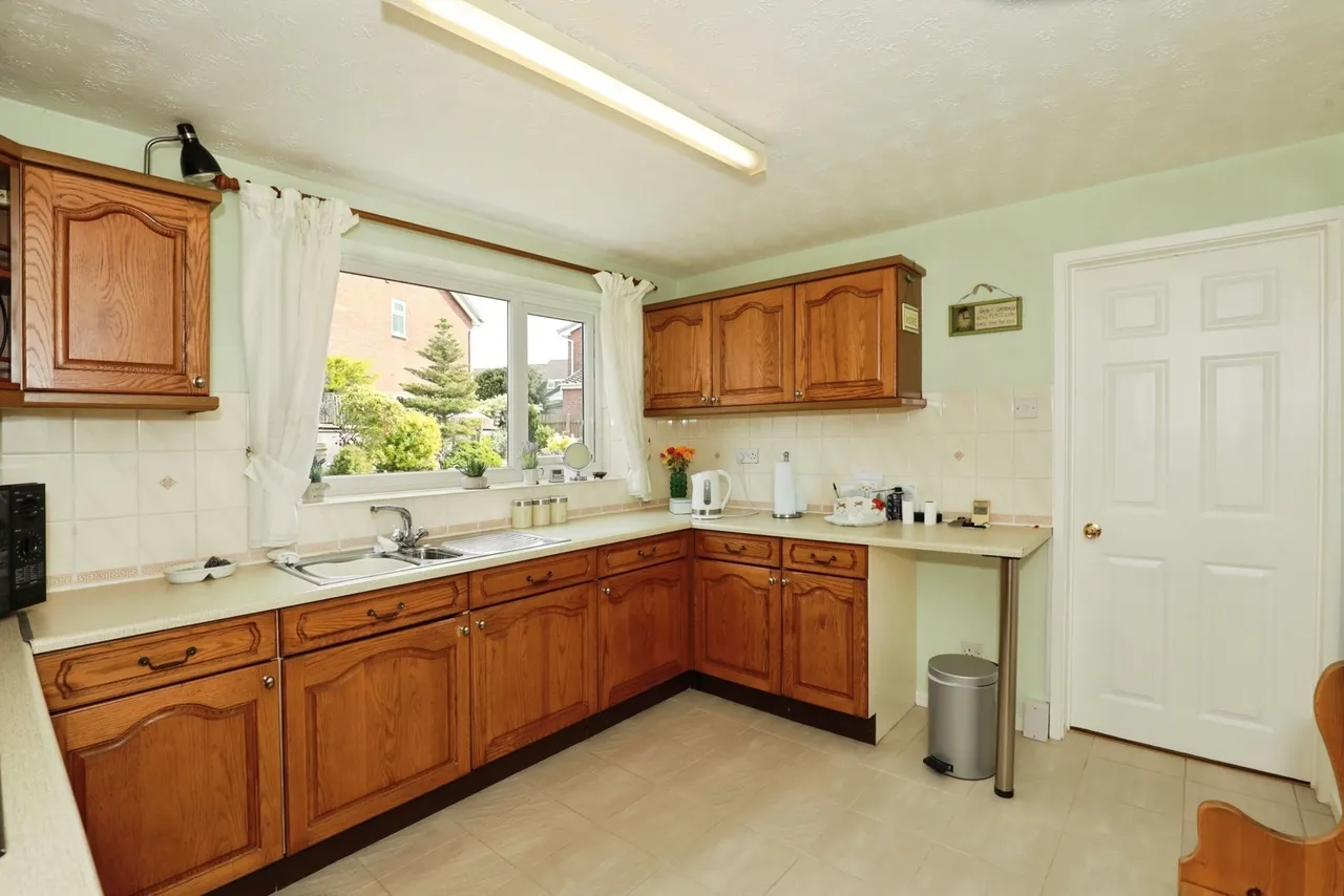 Wellcroft Close, Crewe, Cheshire, CW2, photo 7