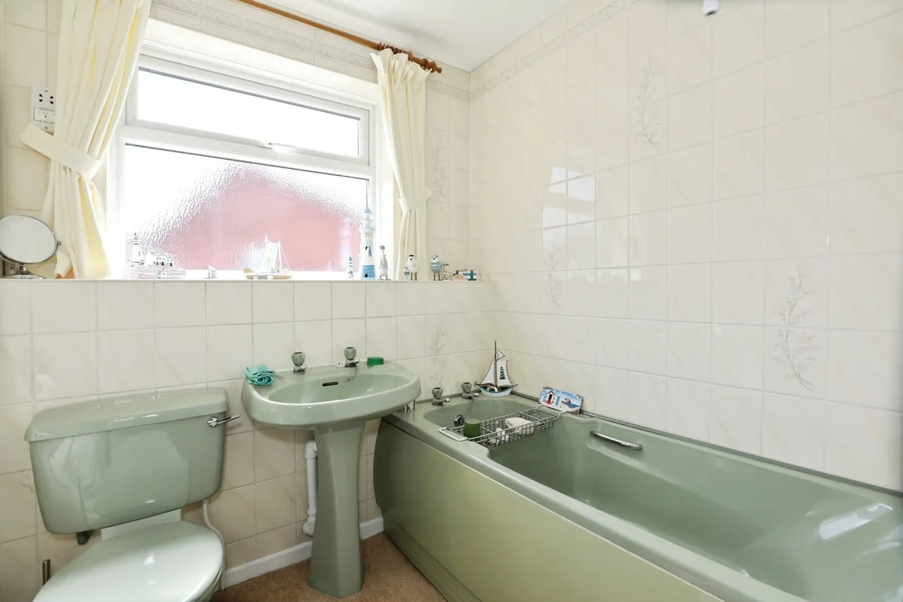 Wellcroft Close, Crewe, Cheshire, CW2, photo 13