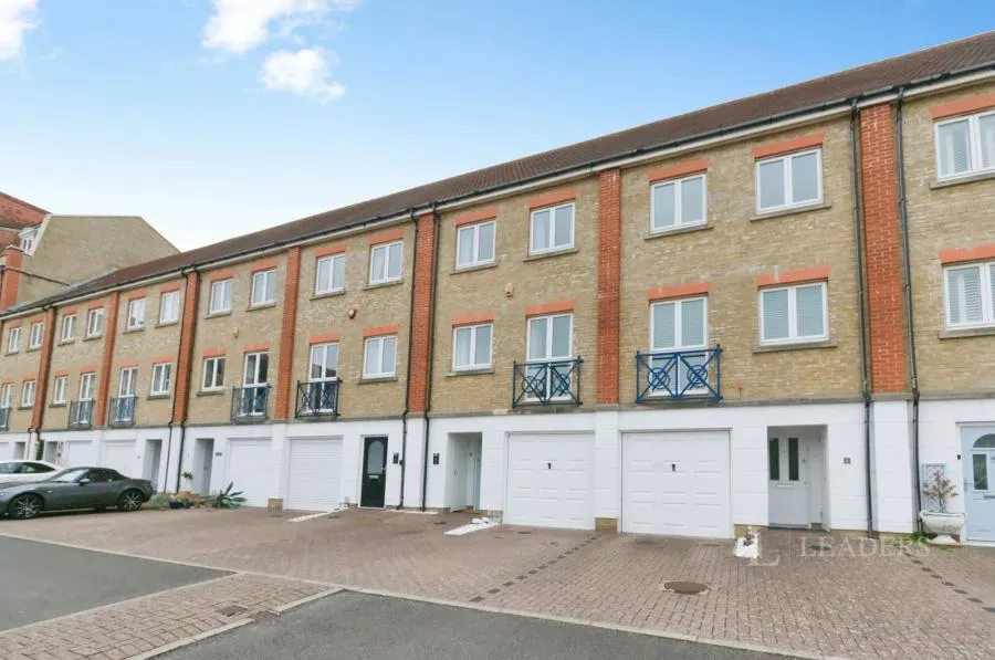 4 bed house to rent, The Piazza, Sovereign Harbour South, BN23