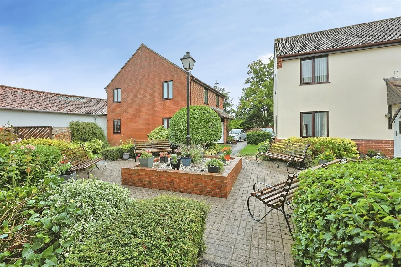 Middleton Court, Wymondham, photo 11