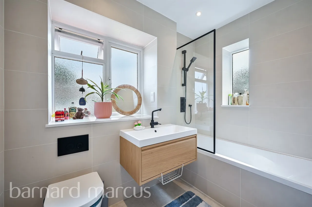 Barton Green, New Malden, KT3, photo 7