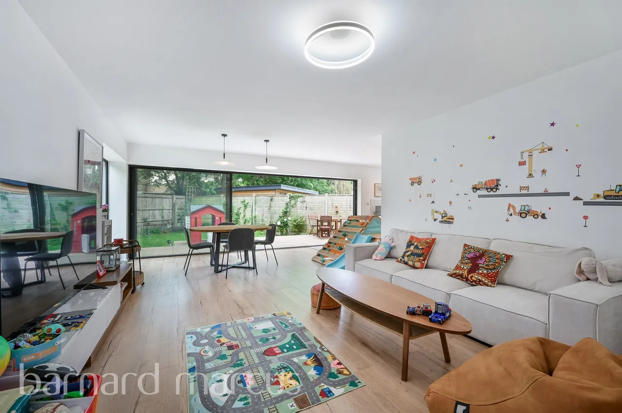 Barton Green, New Malden, KT3, photo 3