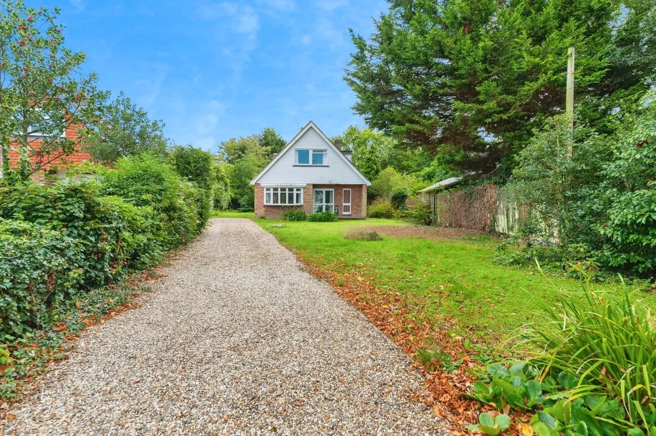 4 bed house for sale — Landermere Road, Thorpe-le-Soken, Clacton-on-Sea, Essex, CO16