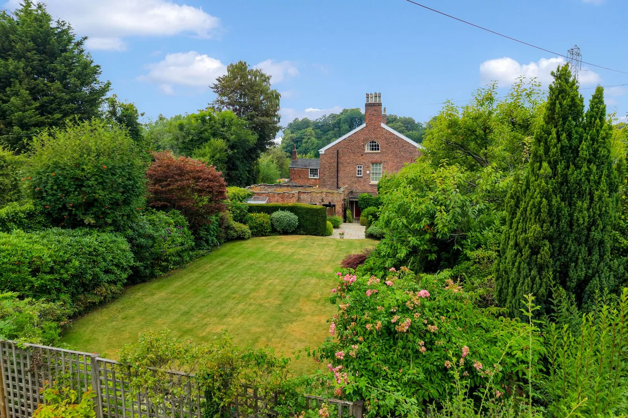 Beech Lane, Macclesfield, photo 37