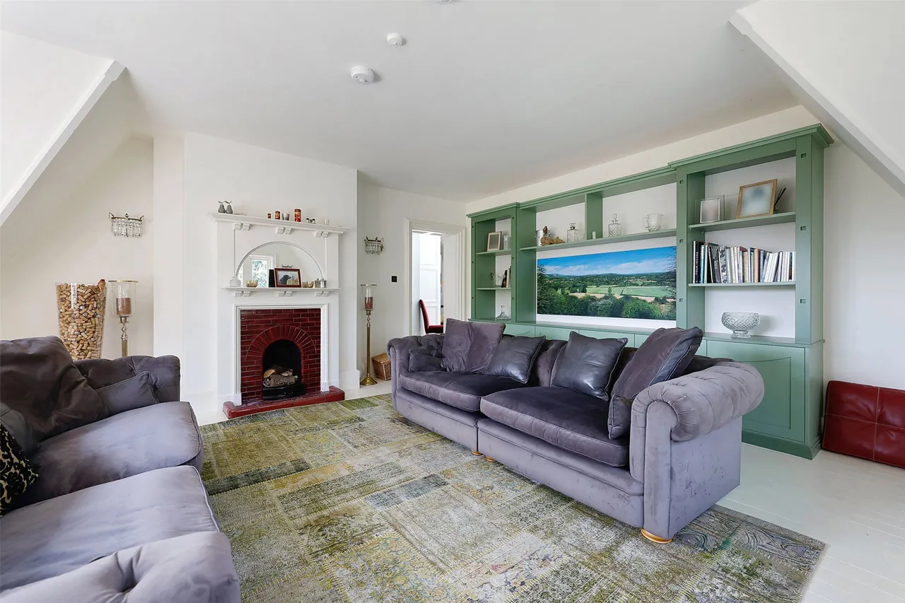 Mynthurst, Leigh, RH2, photo 22