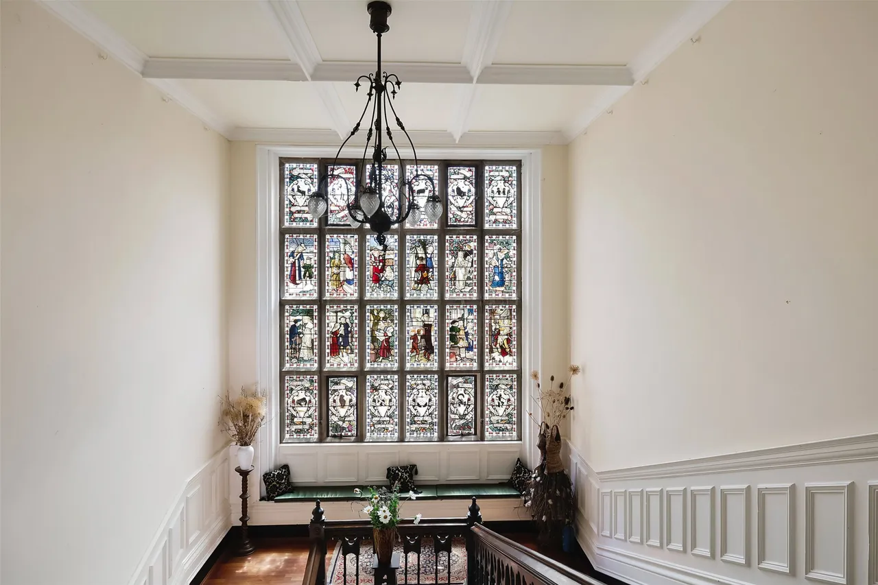 Mynthurst, Leigh, RH2, photo 12