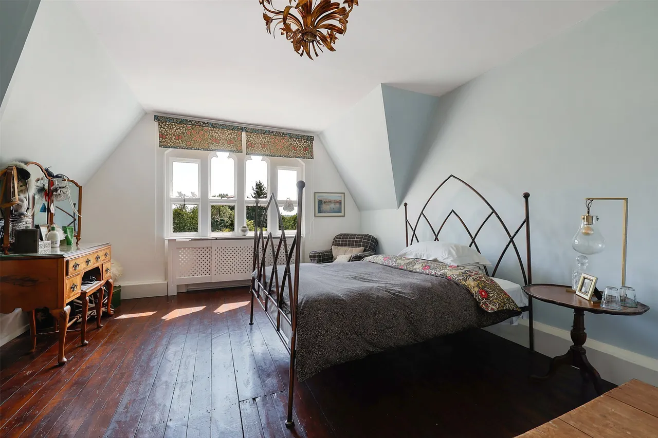 Mynthurst, Leigh, RH2, photo 7