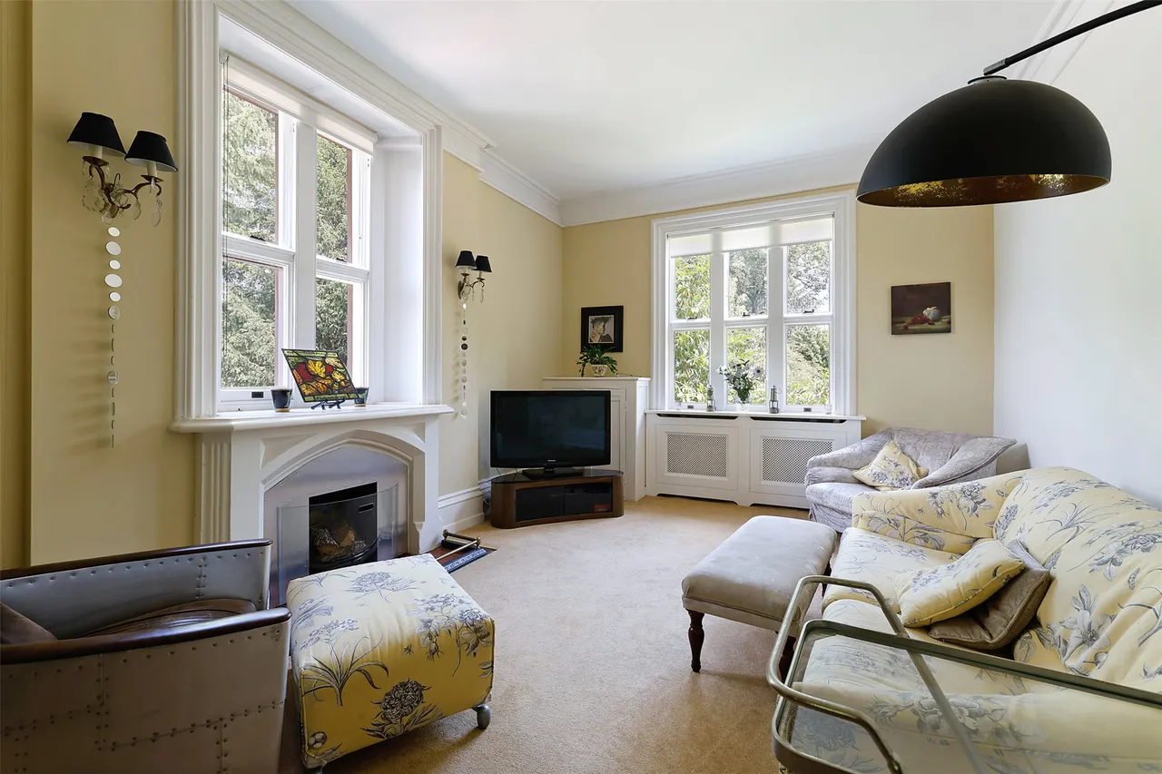 Mynthurst, Leigh, RH2, photo 2