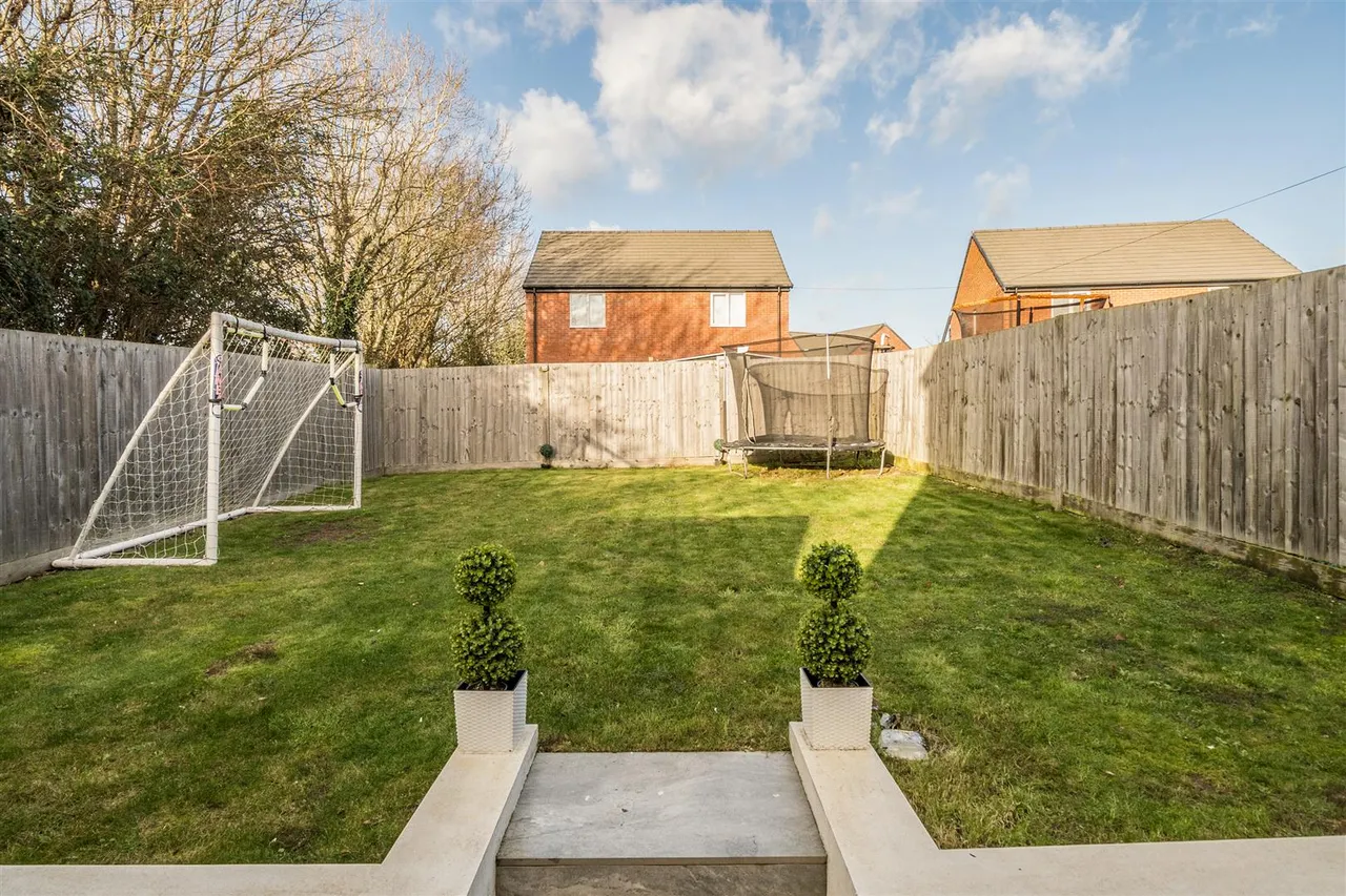 Southfields, Portchester, photo 15
