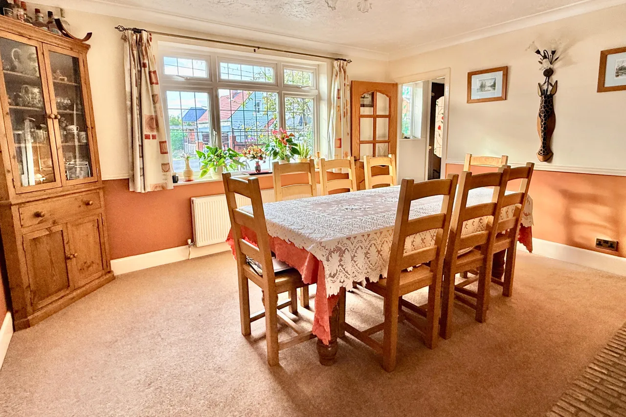 Ringwood, BH24, photo 11