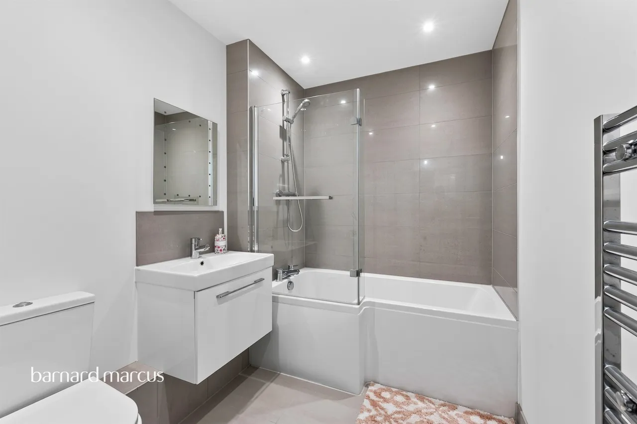 West Barnes Lane, New Malden, photo 6