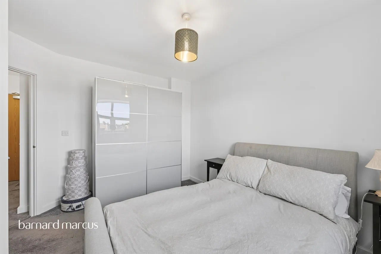 West Barnes Lane, New Malden, photo 7