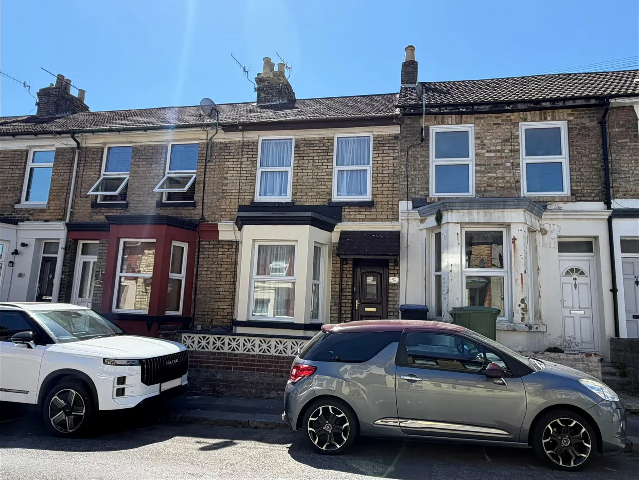 2 bed house to rent — Oswald Road, Dover