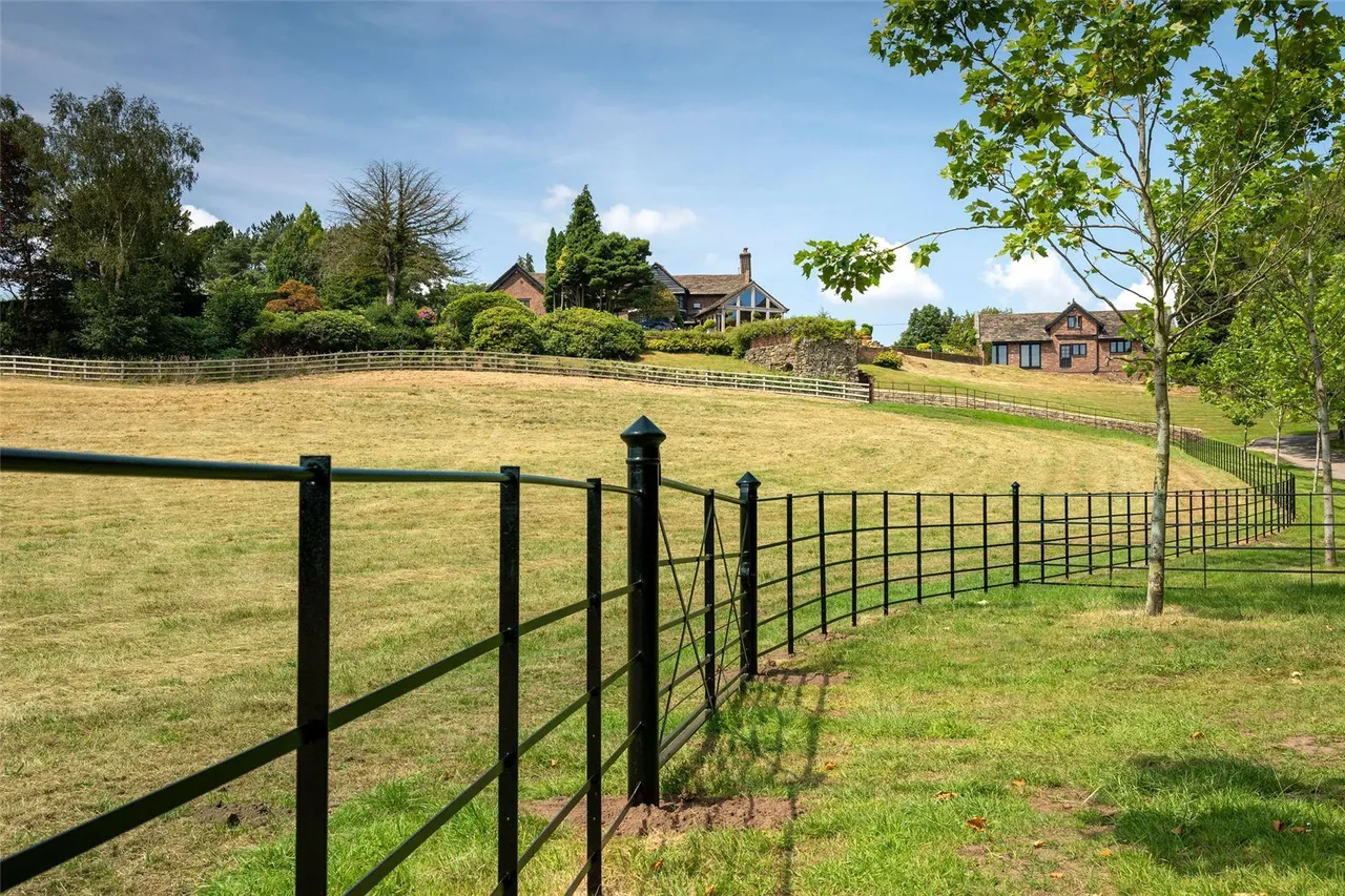 Chelford Road, Prestbury, SK10, photo 38