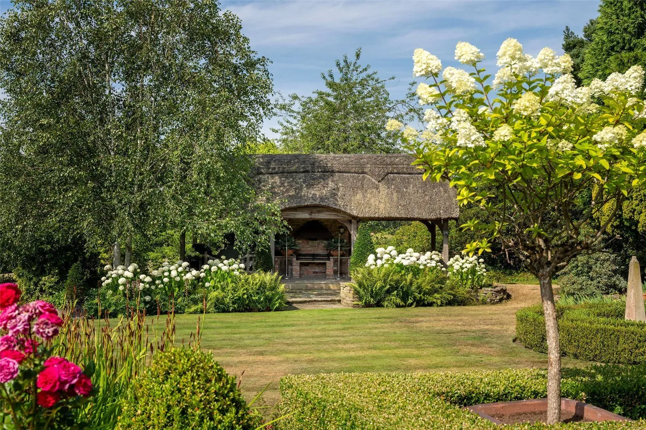Chelford Road, Prestbury, SK10, photo 28