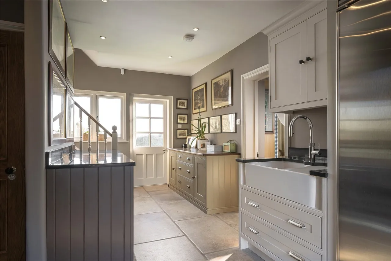 Chelford Road, Prestbury, SK10, photo 37