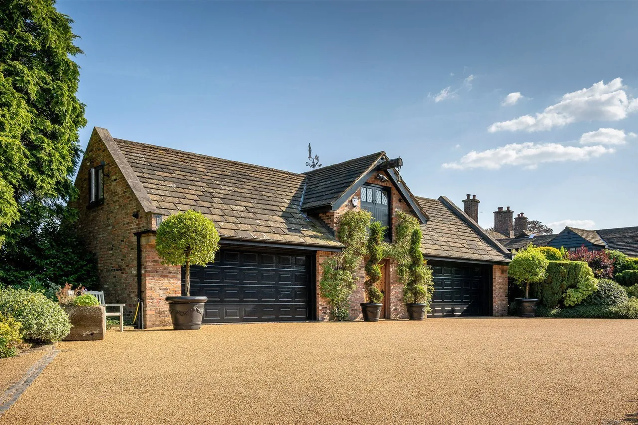Chelford Road, Prestbury, SK10, photo 36