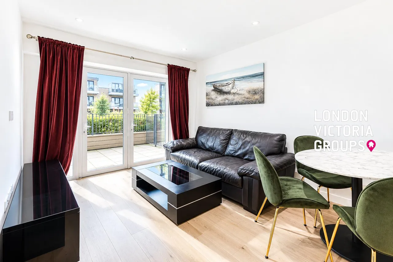 2 bed house to rent, Beaufort Square, London