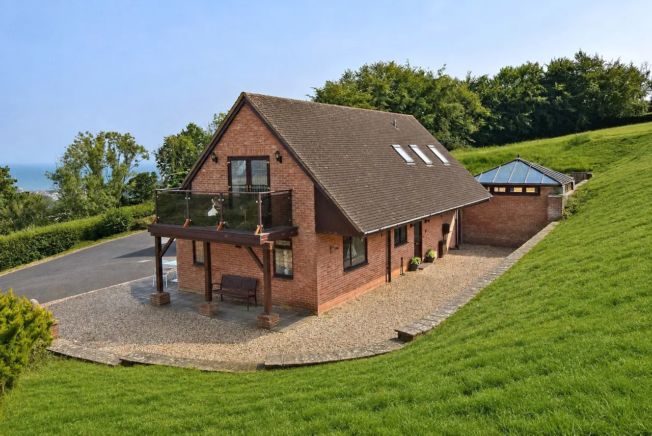 Harepath Hill, Seaton, Devon, EX12 2TF, photo 16