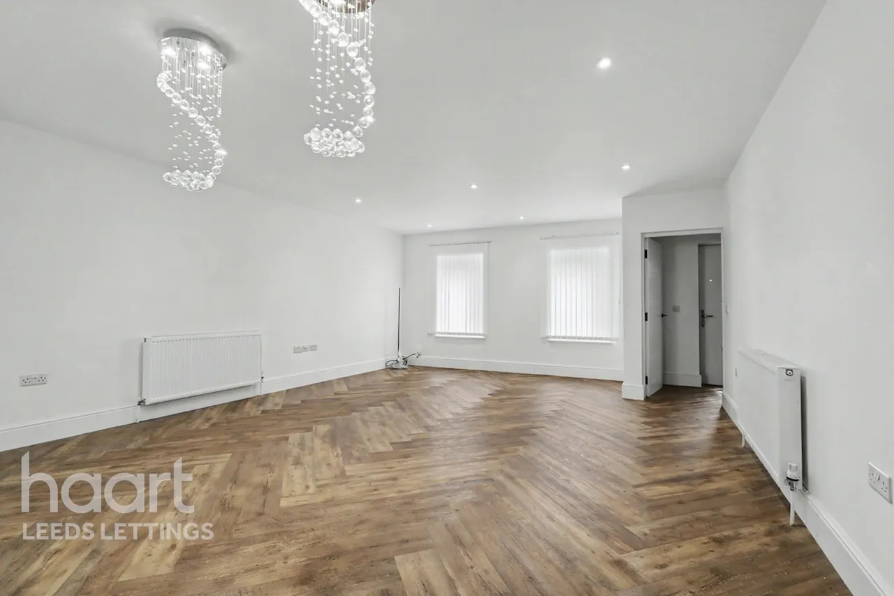 High wycombe, LS2, photo 14