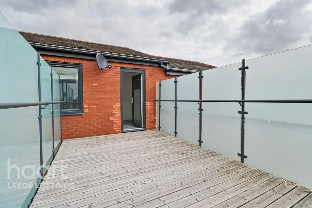 High wycombe, LS2, photo 10