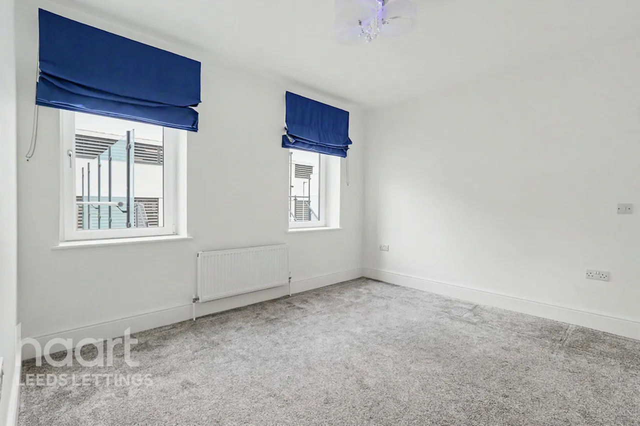 High wycombe, LS2, photo 8